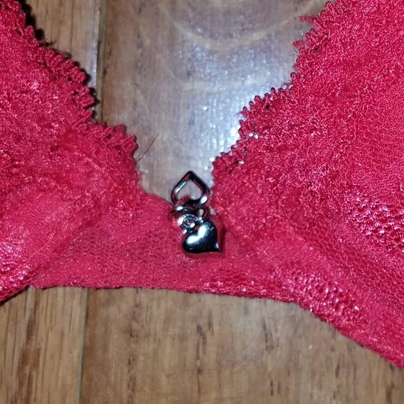 Red Love Bra Lace Heart Accent Padded Sz 32 A 32A - Picture 3 of 9